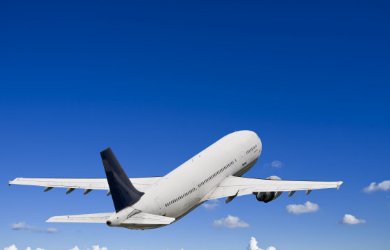 國務(wù)院聯(lián)防聯(lián)控體制舉辦記者招待會(huì)，詳細(xì)介紹提高國際物流安全通道工作能力工作情況