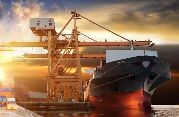 美國作為全球非常大的經(jīng)濟體之一，其貨代業(yè)為全球貿(mào)易提供關鍵支持