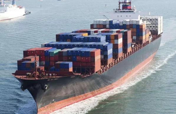 新加坡是東南亞的重要國(guó)際貿(mào)易中心，在全球貨運(yùn)業(yè)中扮演著重要角色