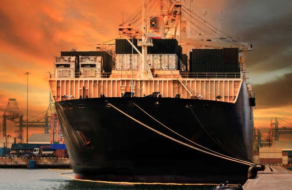 上海貨代公司的發(fā)展歷程、服務(wù)特點(diǎn)以及面臨的挑戰(zhàn)有哪些？