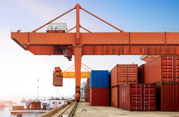 隨著全球化和信息技術(shù)的發(fā)展，貨代行業(yè)也在不斷創(chuàng)新和發(fā)展