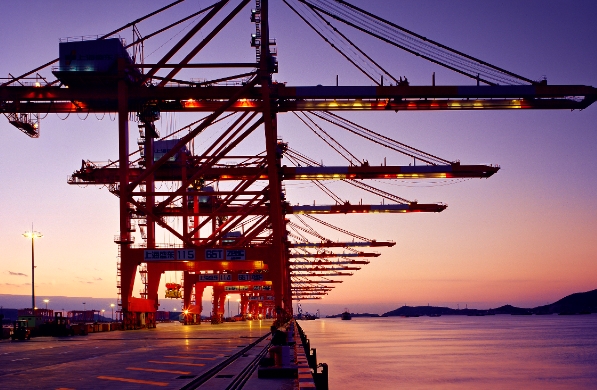 但是面對(duì)眾多的選擇，該如何才能找到適合自己的美國(guó)貨代呢？