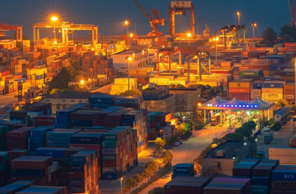 隨著國際貿(mào)易的不斷發(fā)展，美國貨代行業(yè)也將會(huì)迎來更廣闊的發(fā)展空間