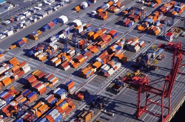 新加坡貨代公司要在市場(chǎng)競(jìng)爭(zhēng)中立于不敗之地，需要不斷提升服務(wù)質(zhì)量