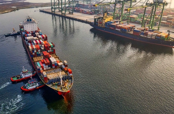 隨著全球貿(mào)易的不斷發(fā)展，國(guó)際貨代公司的未來(lái)將更加廣闊