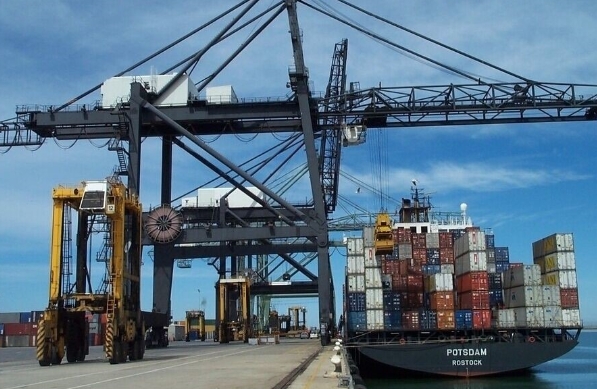 貨代物流在推動經(jīng)濟發(fā)展、促進國際貿(mào)易方面發(fā)揮著重要作用