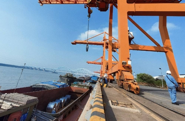 隨著中印貿(mào)易往來的日益頻繁，印度貨代市場逐漸嶄露頭角