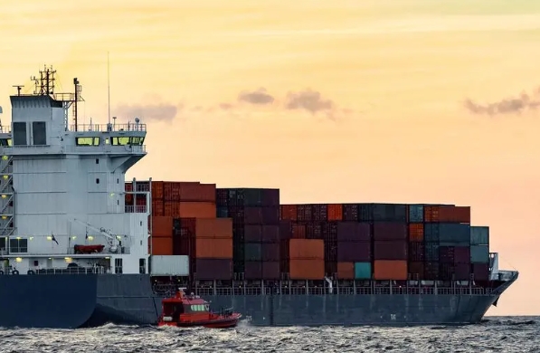 貨運(yùn)代理不僅是物流鏈條中的關(guān)鍵環(huán)節(jié)，更是連接世界貿(mào)易的隱形橋梁