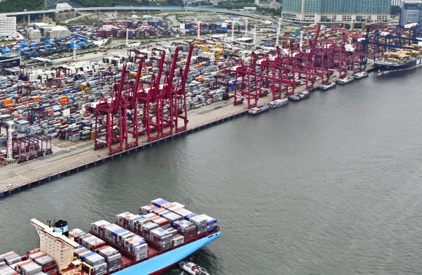 國際貨代行業(yè)需要不斷創(chuàng)新和進取，以更好地服務(wù)于全球貿(mào)易的發(fā)展