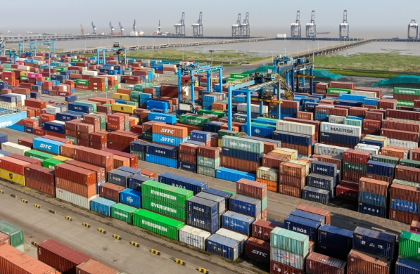 隨著國際貿(mào)易的不斷發(fā)展，貨代行業(yè)也面臨著諸多挑戰(zhàn)