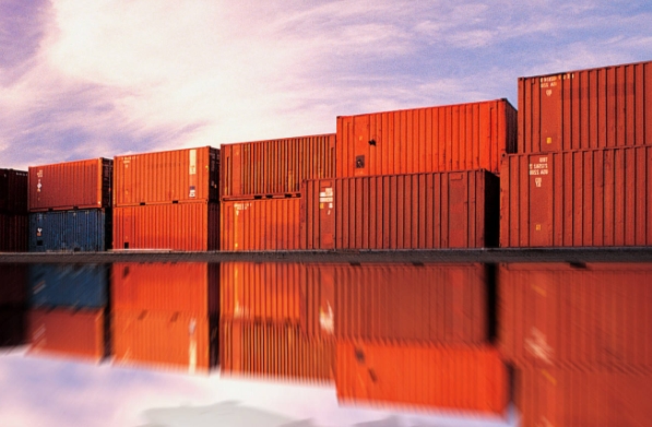 隨著科技的飛速發(fā)展， 跨國物流正經(jīng)歷著前所未有的變革