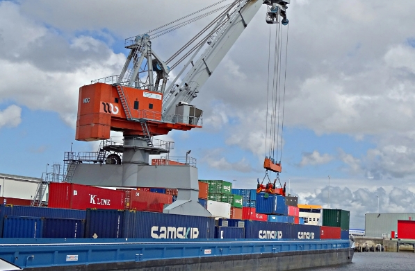 隨著貿易模式的不斷創(chuàng)新，國際貨代行業(yè)正迎來前所未有的變革