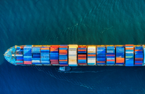 上海貨代是連接全球貿(mào)易的樞紐力量，推動著上海對外開放和經(jīng)濟(jì)發(fā)展