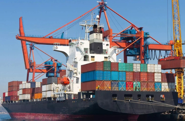 國際貨運(yùn)作為連接各國經(jīng)濟(jì)與市場(chǎng)的橋梁，扮演著至關(guān)重要的角色