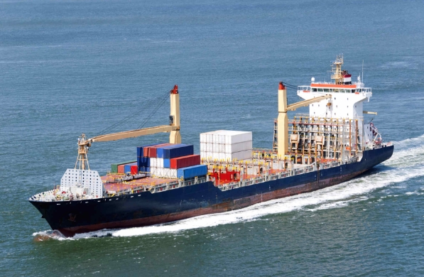 美國(guó)國(guó)際物流支撐了美國(guó)的經(jīng)濟(jì)運(yùn)作，還深刻影響了全球供應(yīng)鏈的發(fā)展