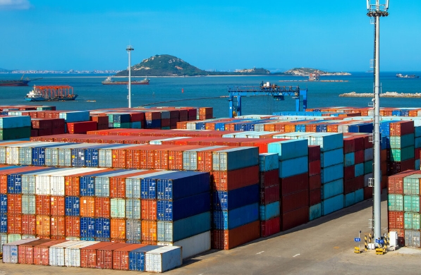 國際物流是推動全球經濟一體化、促進世界和平與繁榮的重要引擎