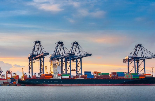 貨運(yùn)代理不僅是物流鏈條中的關(guān)鍵環(huán)節(jié)，更是連接世界經(jīng)濟(jì)的橋梁